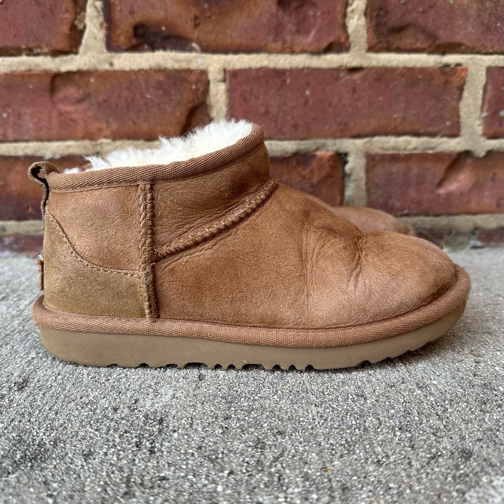 UGG Kids Classic Ultra Mini Boot Chestnut Size 1 Girls Boots 1130750K